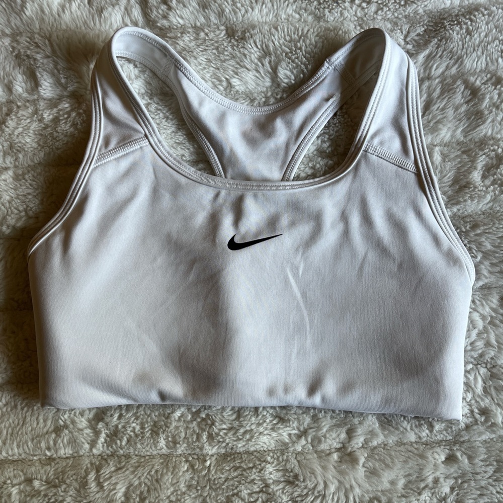 white nike sports bra